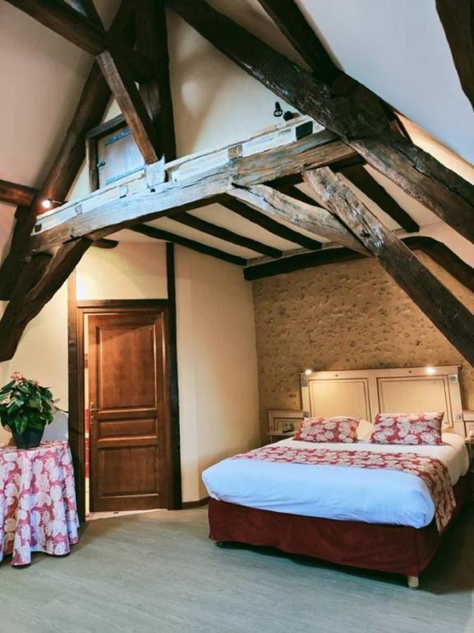 La Chaumiere Hotel Aubigny sur Nere Bagian luar foto