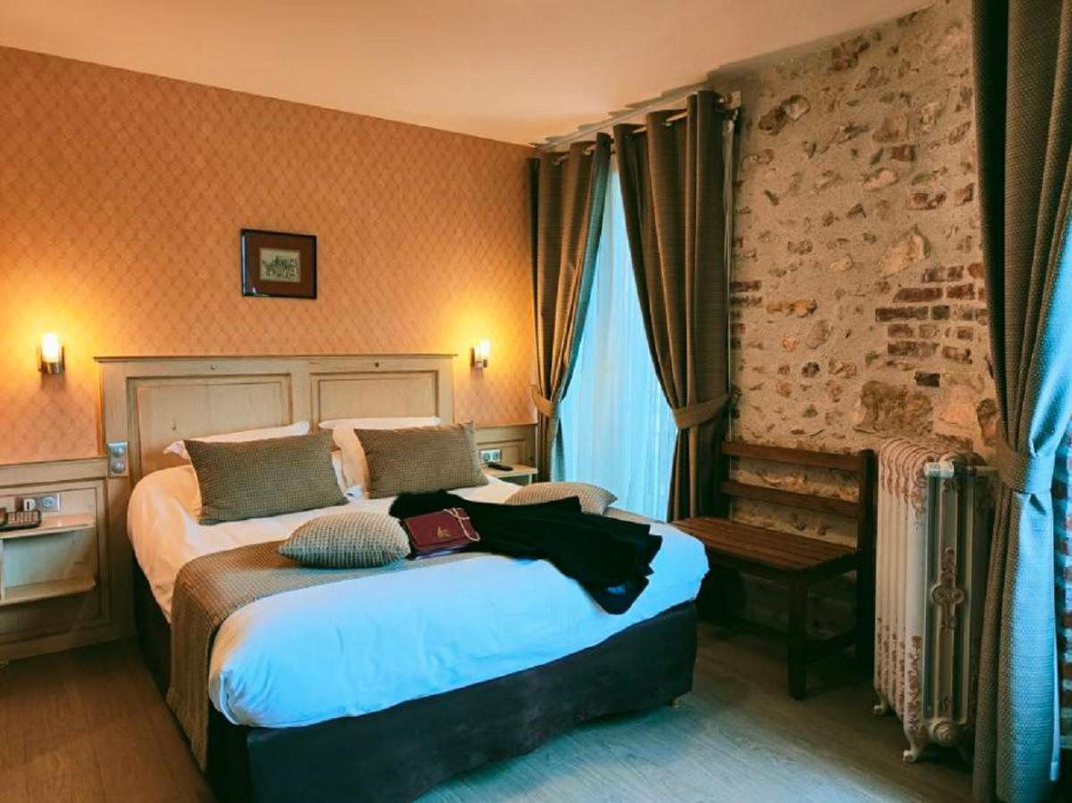La Chaumiere Hotel Aubigny sur Nere Bagian luar foto