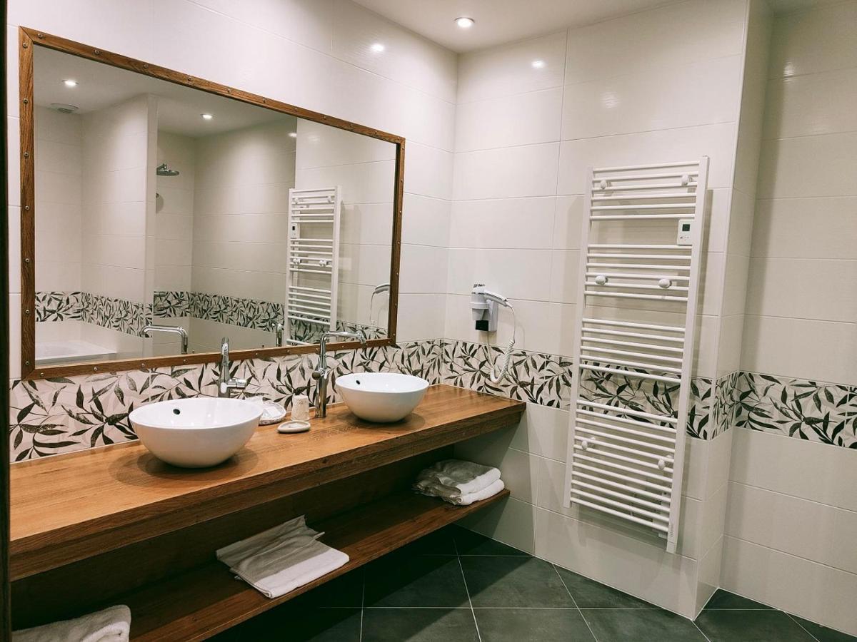 La Chaumiere Hotel Aubigny sur Nere Bagian luar foto