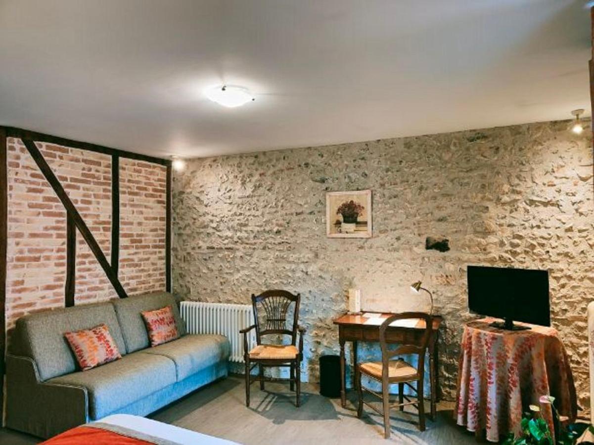 La Chaumiere Hotel Aubigny sur Nere Bagian luar foto