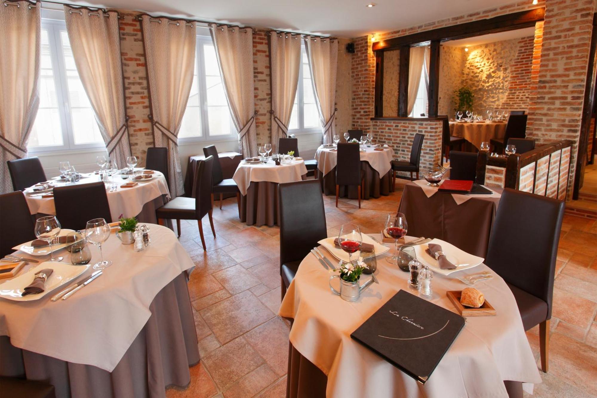 La Chaumiere Hotel Aubigny sur Nere Bagian luar foto