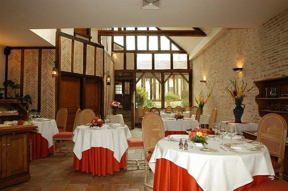 La Chaumiere Hotel Aubigny sur Nere Bagian luar foto