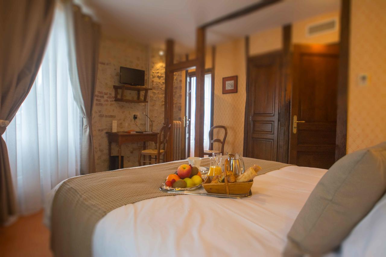 La Chaumiere Hotel Aubigny sur Nere Bagian luar foto
