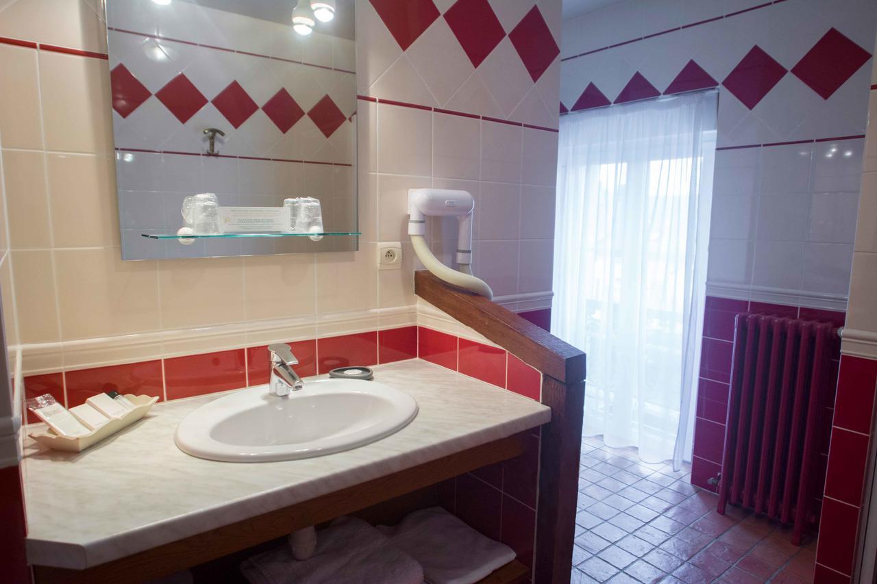 La Chaumiere Hotel Aubigny sur Nere Bagian luar foto