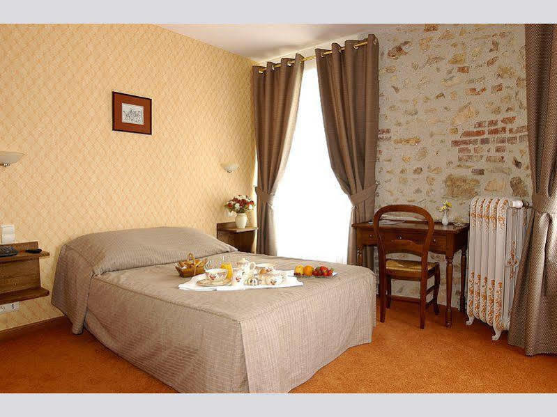 La Chaumiere Hotel Aubigny sur Nere Bagian luar foto